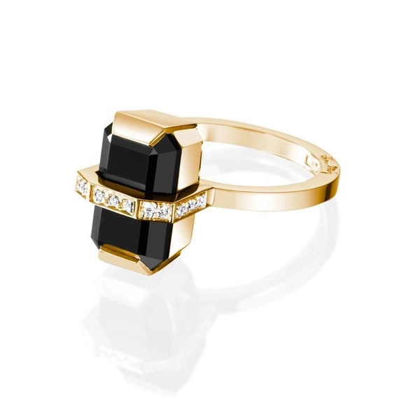 Little Bend Over Onyx Gold - Efva Attling ringar - Snabb frakt & paketinslagning - Nordicspectra.se