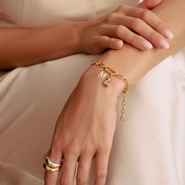 perfekt för personlig stil med Charm Club Connect smycken.