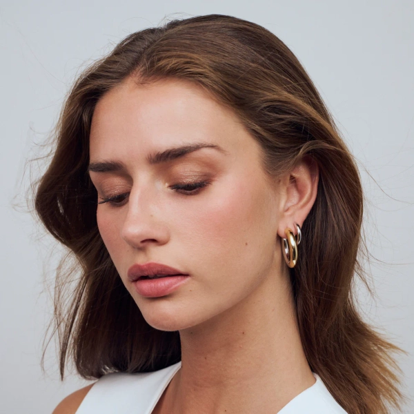 eleganta och stora med en mix av silver och 18K guldplätering.