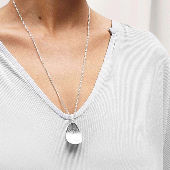 Leaf Necklace Long - Drakenberg Sjölin Halsband - Snabb frakt & paketinslagning - Nordicspectra.se