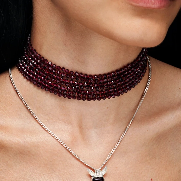 Cherub Necklace Red Garnet - Maria Nilsdotter - 1-2 dagars leverans - Nordic Spectra
