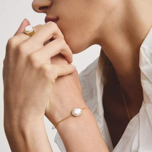 Pärlemor med Glittrande Stenar Armband Guld från Thomas Sabo med pärlemor