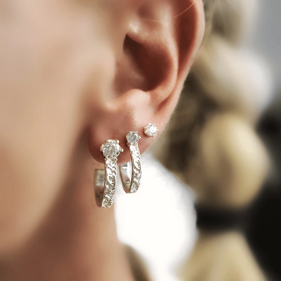 Princess Ear Pin 4 mm Silver - Emma Israelsson - Suuri valikoima & ilmainen lahjapaketointi - Nordicspectra.fi