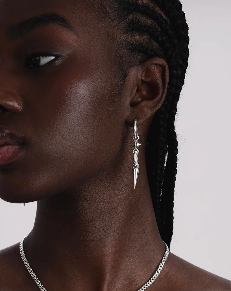 Juno Long Single Earring Silver - Syster P - Snabb leverans & Gratis paketinslagning - Nordic Spectra