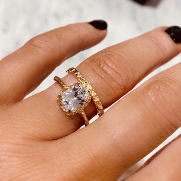 Queen Sparkle Ring Gold - Emma Israelsson - Snabb frakt & paketinslagning - Nordicspectra.se