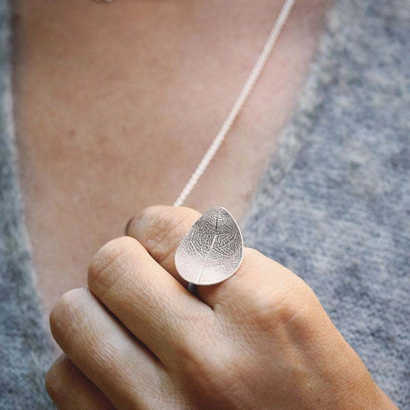 Leaf Ring - Drakenberg/Sjölin - Suuri valikoima & ilmainen lahjapaketointi - Nordicspectra.fi