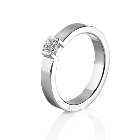 Sweet & Strong Ring White Gold - Efva Attling - Vigsel- & Förlovningsringar - Nordic Spectra