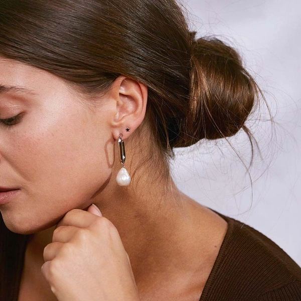 Trellis Pearl Earrings L Steel - Edblad - Snabb frakt & paketinslagning - Nordicspectra.se