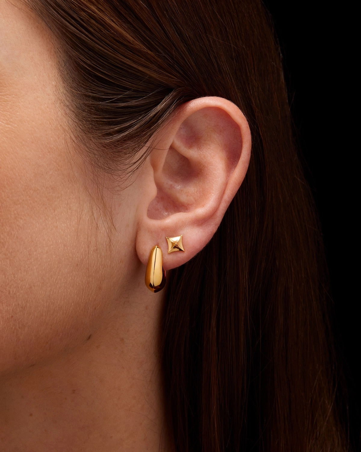 Chunky Knife Edge Hoop 17 mm Gold: kraftfullt