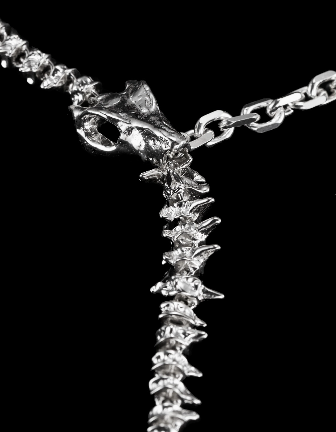 cc-22-neb-00-maria-nilsdotter-dragon-chain-necklace–2 14.26.48
