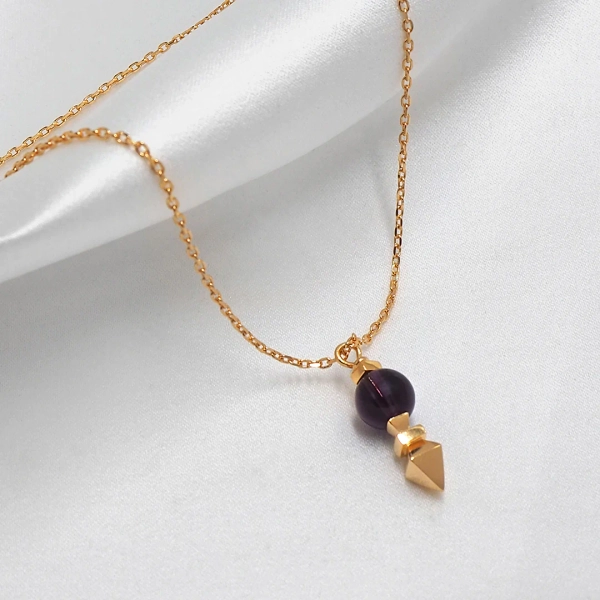 Karma Styrka Halsband Guld - By Sofia Wistam - Betydelsefulla smycken - Nordic Spectra