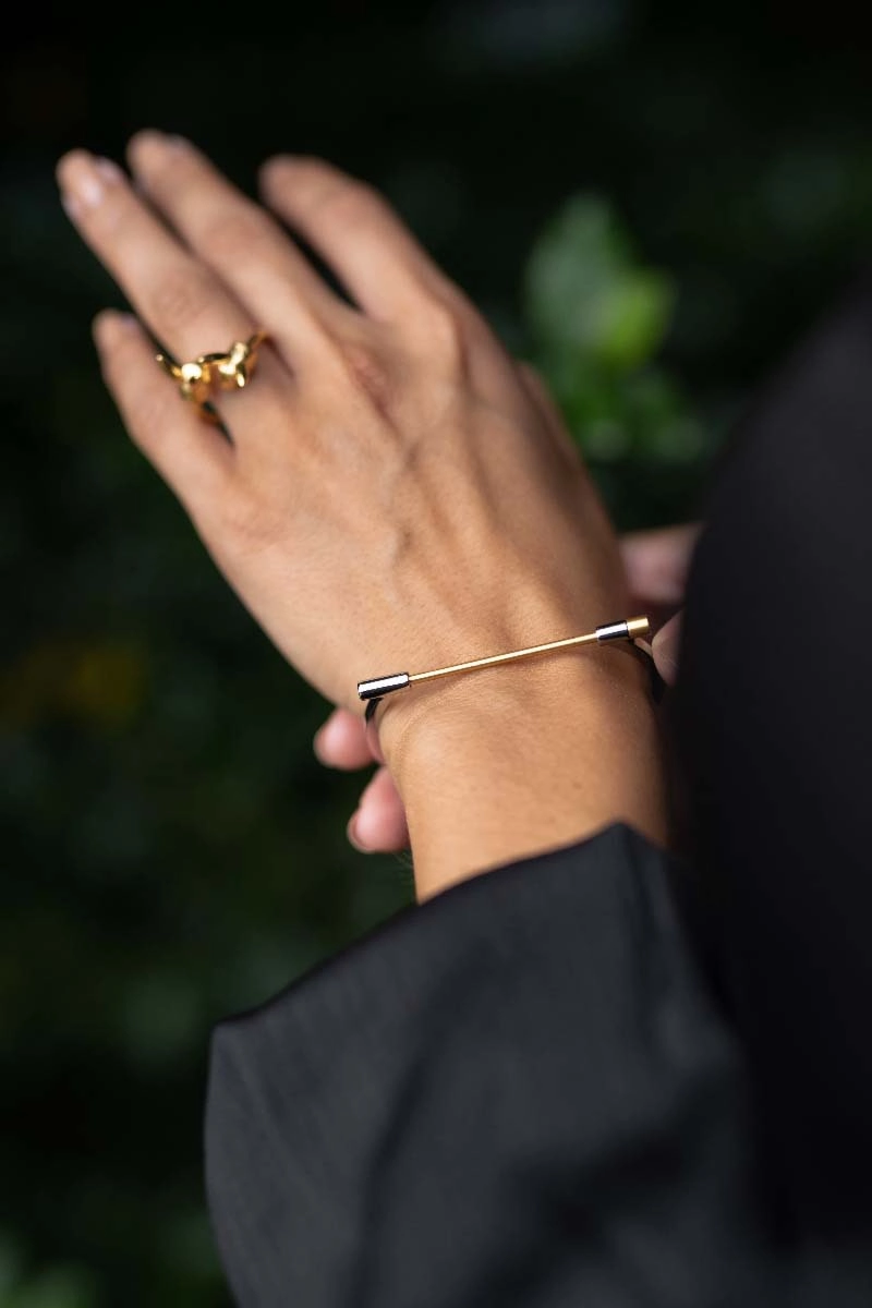 Omega Bangle - Steel & Gold - Skultuna - Snabb frakt & paketinslagning - Nordicspectra.se