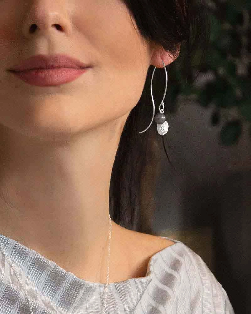 Enigma Earrings - Drakenberg Sjölin Örhängen - Snabb frakt & paketinslagning - Nordicspectra.se