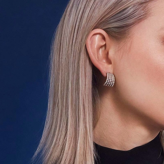 Glow Festive Studs M Gold - Edblad - Snabb frakt & paketinslagning - Nordicspectra.se