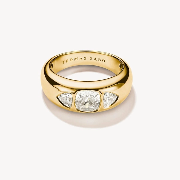 Tresten Bold Elegance Ring Guld från Thomas Sabo i 18K guldpläterat silver med två gnistrande zirkoner i elegant design.