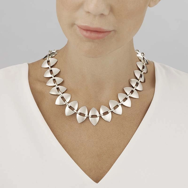 Nanna Ditzel Halsband - Georg Jensen halsband - Snabb frakt & paketinslagning - Nordicspectra.se