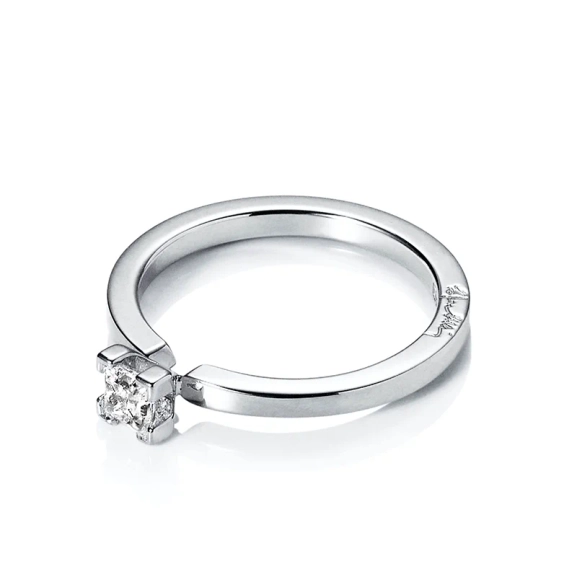 Solo Star Ring White Gold - Efva Attling - Vigsel- & Förlovningsringar