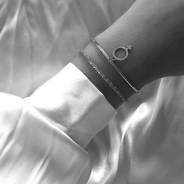 Letters Bangle Brace Silver -CU Jewellery - Snabb frakt & paketinslagning - Nordicspectra.se