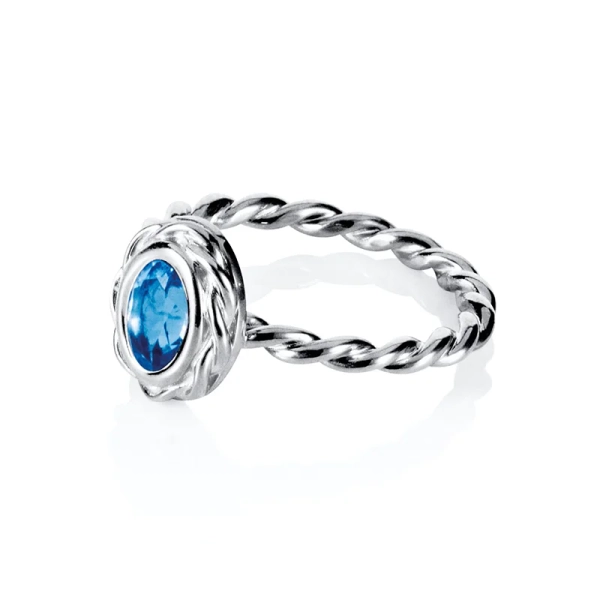 Wrapped Colour Ring i 18K vitguld med klarblå topas