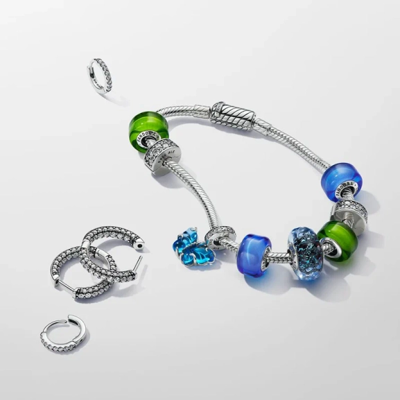 SS24_A_PDP_Product_Styled_19_1x1_RGB