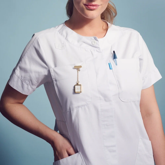 tyylikäs ja kompakti muotoilu kullattua terästä safiirikristallilla ja Miyota-liikkeellä