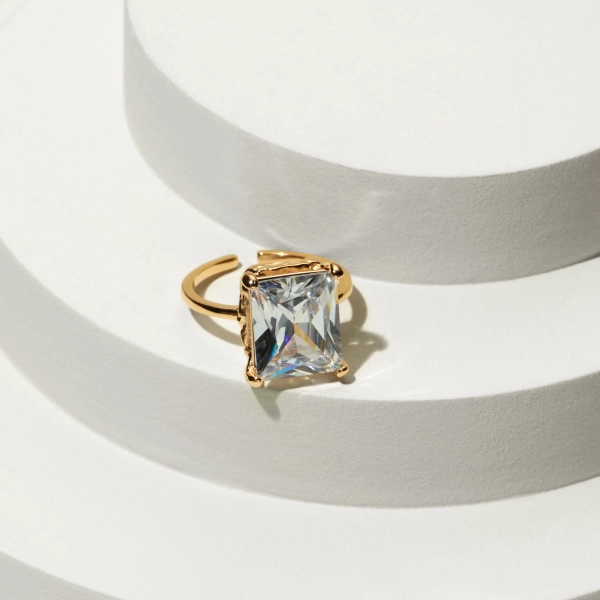 Queen Ring M White Gold