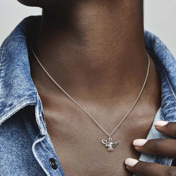 Marvel Spider-Man Pavé Pendant - PANDORA - Suuri valikoima & ilmainen lahjapaketointi - Nordicspectra.fi