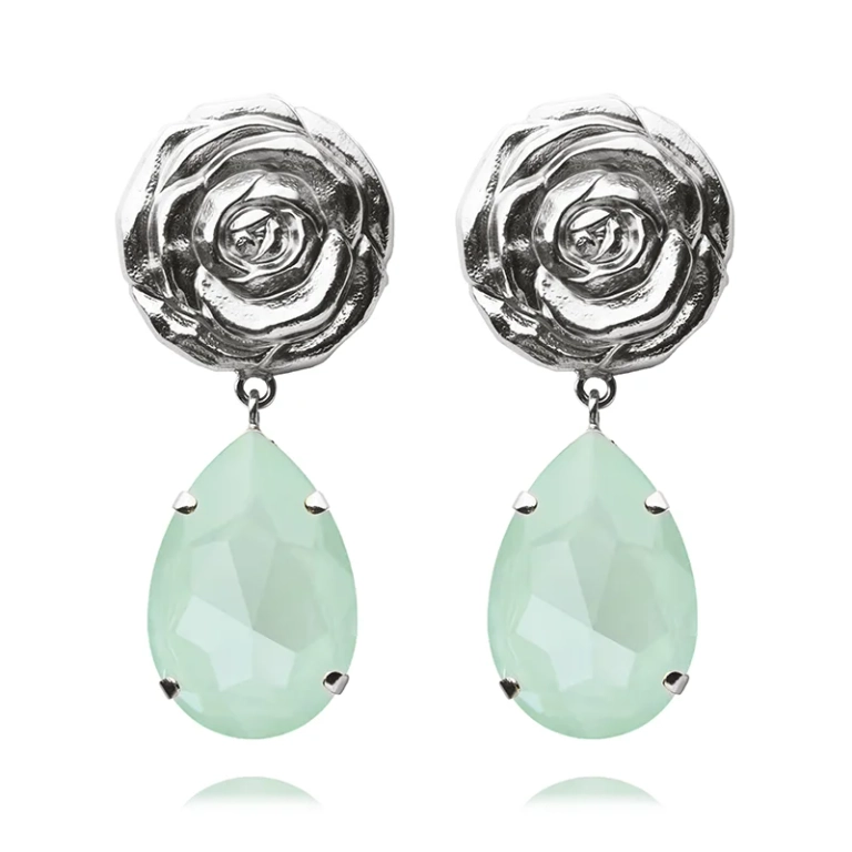 Rosita Drop Earrings i rhodiumpläterad mässing med mjuka mintfärgade kristaller