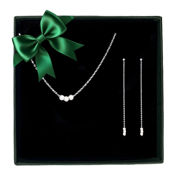 Presentset My Little Pearl med halsband och örhängen i silver och sötvattenpärlor