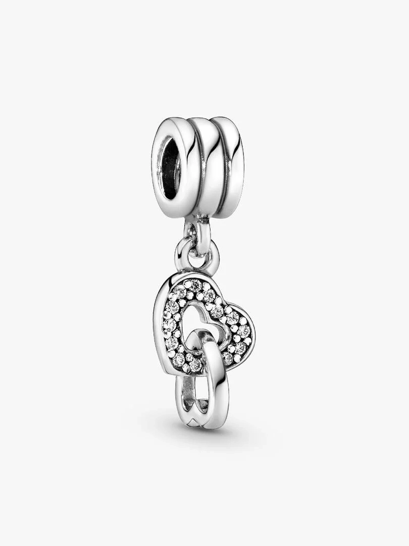 Moments Heart Clasp Armband & Sammanflätade Hjärtan från PANDORA i silver med eleganta hjärtberlocker.