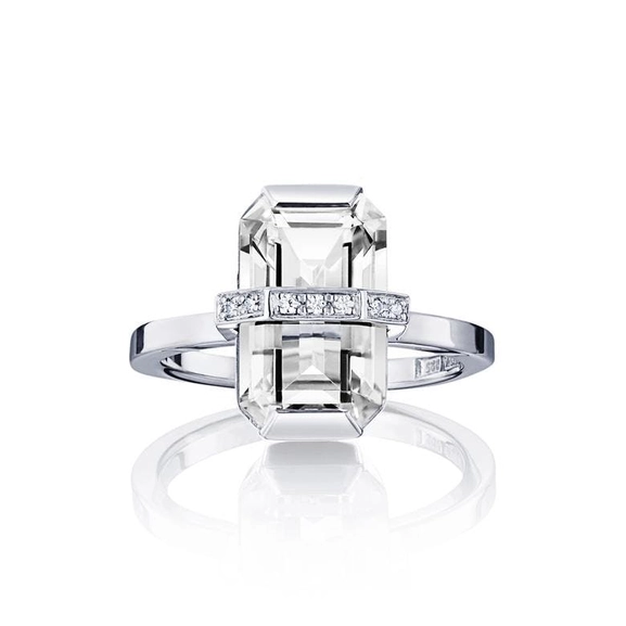Little Bend Over Crystal Quartz White Gold - Efva Attling ringar - Snabb frakt & paketinslagning - Nordicspectra.se