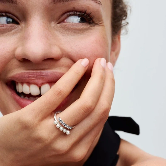 Behandelte Süßwasserzuchtperlen & Pavé Offener Ring - PANDORA - Nordic Spectra