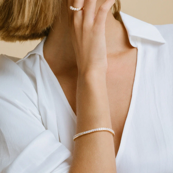 elegant 18K guldpläterat silver med gnistrande Cubic Zirconia-stenar