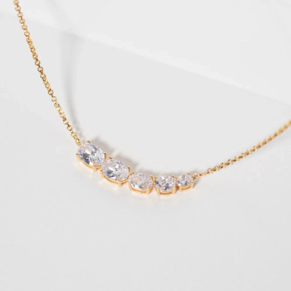 säädettävä pituus.