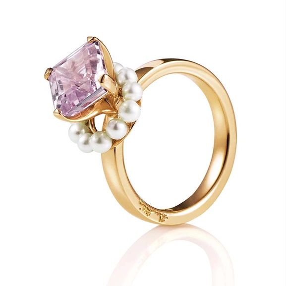Dancing Pearl Ring Gold - Efva Attling ringar - Snabb frakt & paketinslagning - Nordicspectra.se