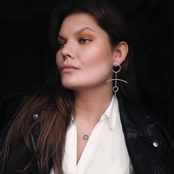 Feminine Earrings - Efva Attling - Suuri valikoima & ilmainen lahjapaketointi - Nordicspectra.fi