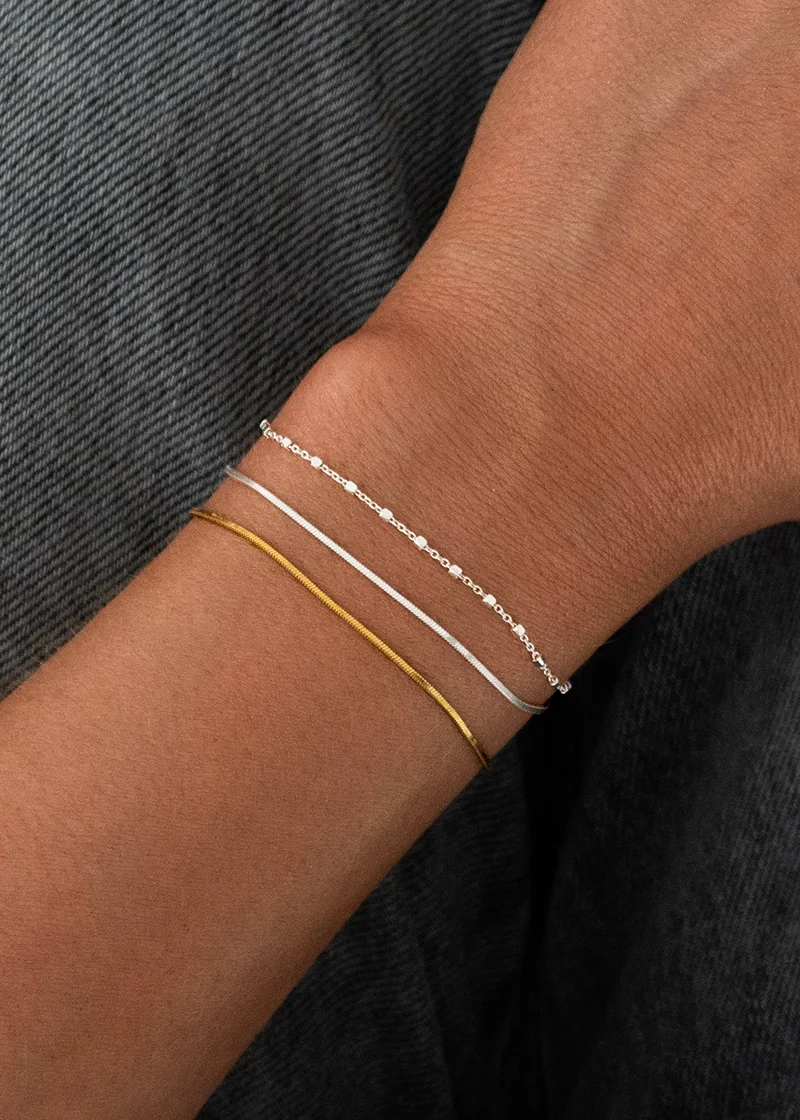 perfekt för att bäras ensam eller med andra armband.