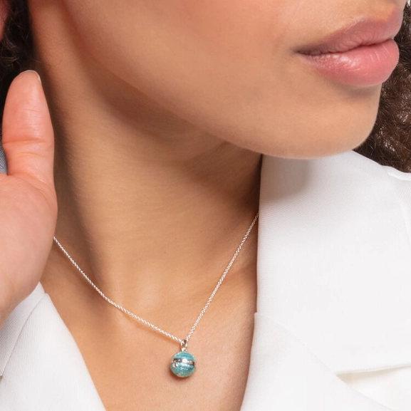 Halsband med Jordglob - Thomas Sabo halsband - Snabb frakt & paketinslagning - Nordicspectra.se