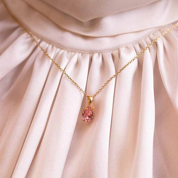 Petite Drop Necklace Rhodium Light Rose - Caroline Svedbom - Snabb frakt & paketinslagning - Nordicspectra.se