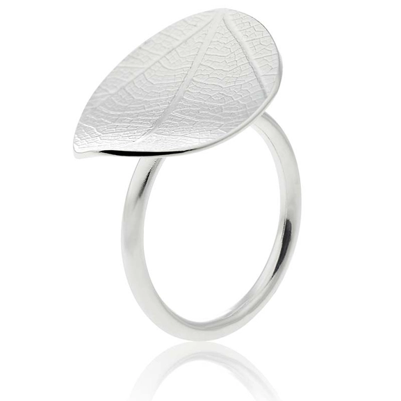 Leaf Ring - Drakenberg/Sjölin - Suuri valikoima & ilmainen lahjapaketointi - Nordicspectra.fi