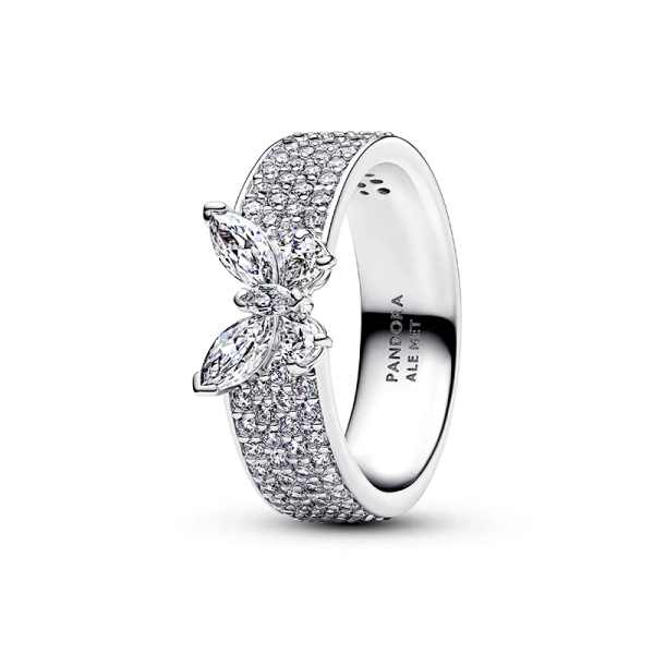 Funkelnder Schmetterlingsring von Pandora mit 99 Zirkonia für einen luxuriösen und anspruchsvollen Stil.