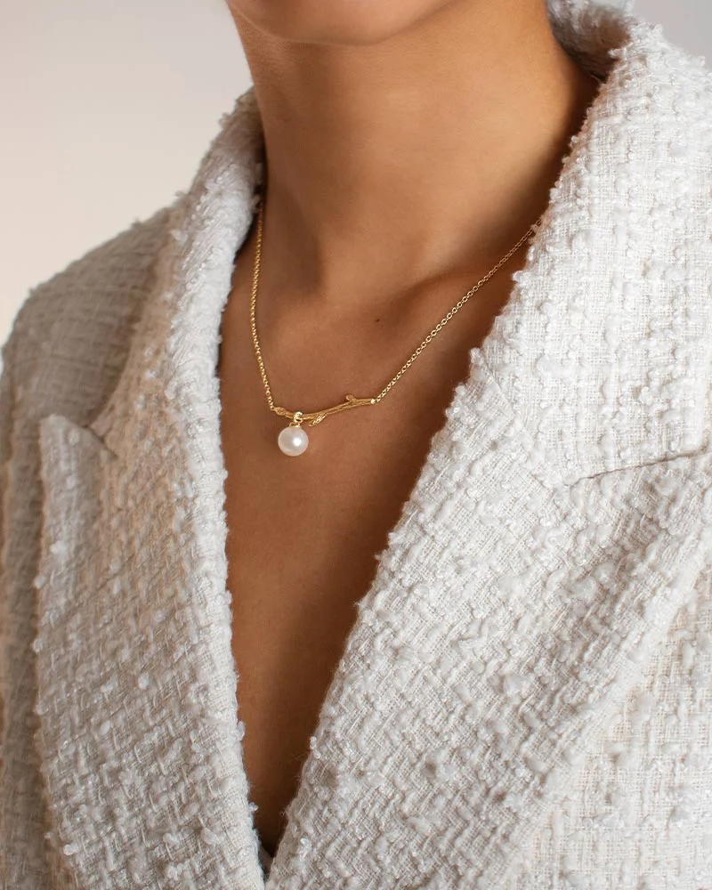 Branch Pearl Necklace Gold - Drakenberg/Sjölin Halsband- Snabb leverans & paketinslagning - Nordic Spectra