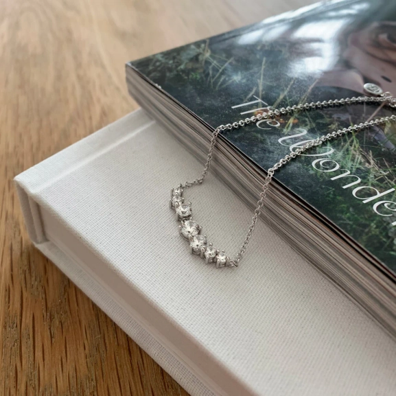 Belluno Halsband i silver med Cubic Zirconia-stenar från Sif Jakobs