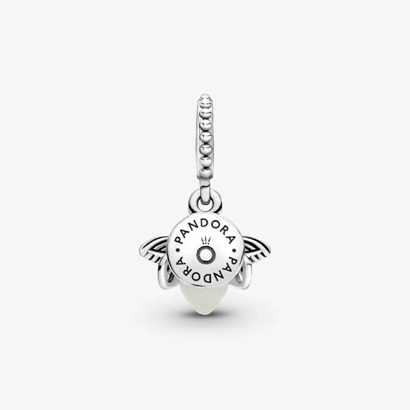 Självlysande Eldfluga Hängberlock i handgjort sterlingsilver med glas som ändrar färg beroende på ljuset. Graverad med "Du lyser upp mitt liv".