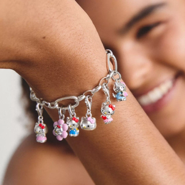 Hello Kitty Rosa Rosett Berlock från Thomas Sabo i metall