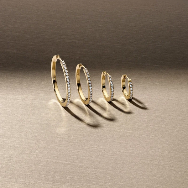 Alba Grande Earrings i 14K guld med briljantslipade syntetiska diamanter