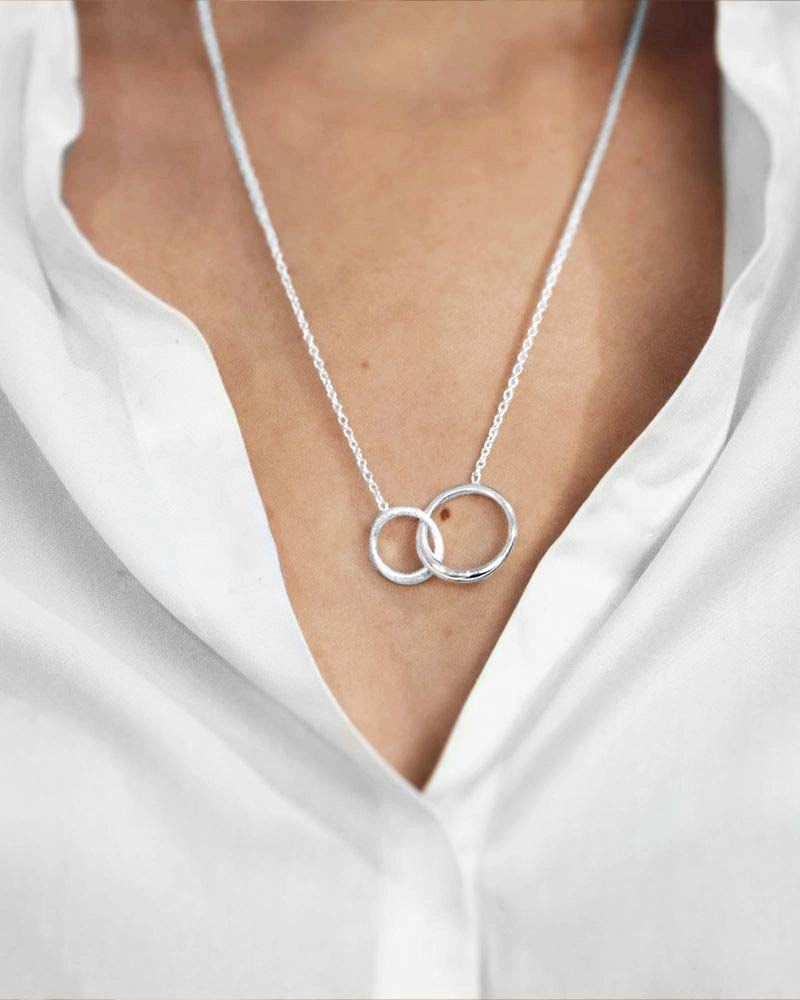 Les Amis Single Necklace - Drakenberg Sjölin Halsband - Snabb frakt & paketinslagning - Nordicspectra.se