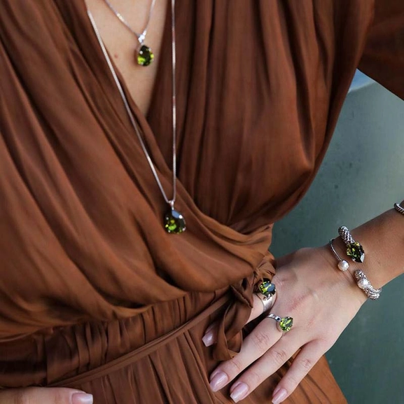 Classic Petite Bracelet Rhodium Pearl - Caroline Svedbom - Snabb frakt & paketinslagning - Nordicspectra.se