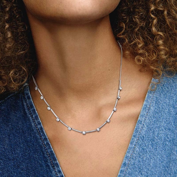 Sparkling Pavé Collier Stavhalsband - PANDORA - Snabb frakt & paketinslagning - Nordicspectra.se