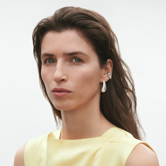 GJ_SS25_ECOM_SHOOT_REFLECT_EARRING_20001660_20001300
